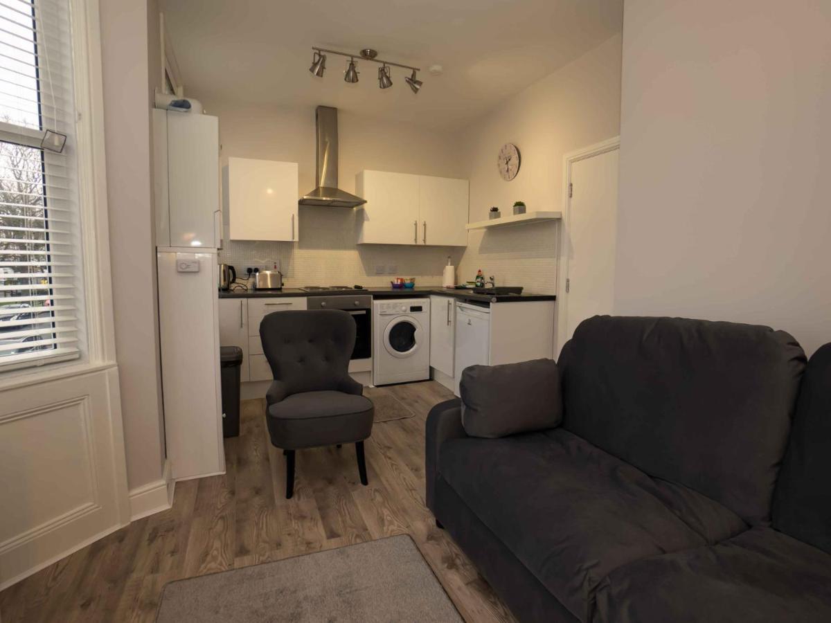Pass The Keys Newly Renovated 2 Bedroom Apartment And Free Parking Σκάρμπορο Εξωτερικό φωτογραφία